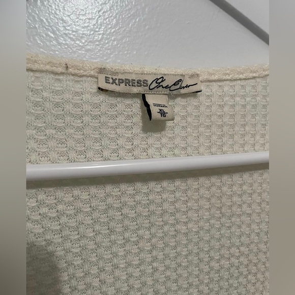 Express cream Waffle long sleeve Tee - Picture 4 of 4